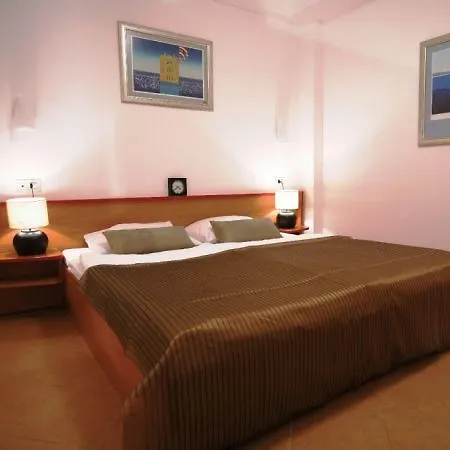 Hotel Lovorka - Drazica Krk Town