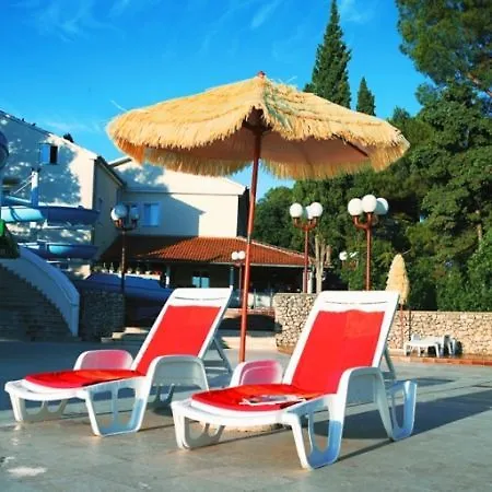 Lovorka - Drazica 3*