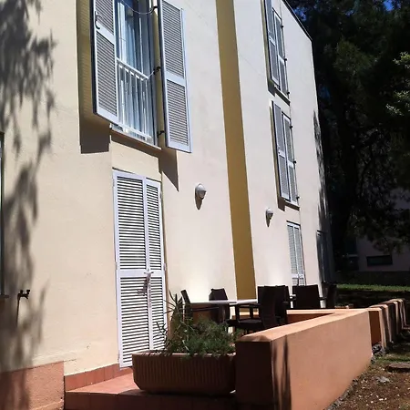 Lovorka - Drazica 3*