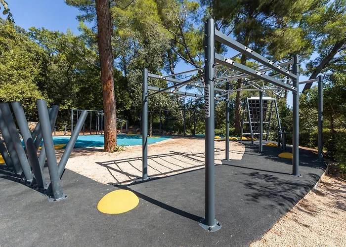 Hotel Lovorka - Drazica Krk Town