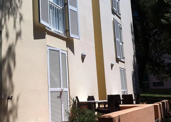 Lovorka - Drazica 3*