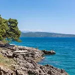 Hotel Lovorka - Drazica 3*