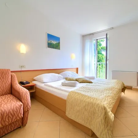 Lovorka - Drazica 3*