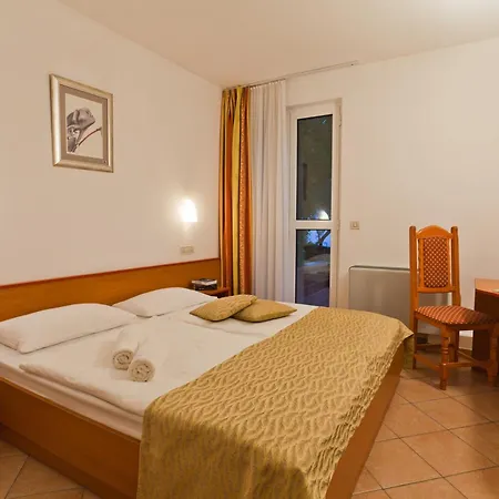 Lovorka - Drazica Hotel Krk Town