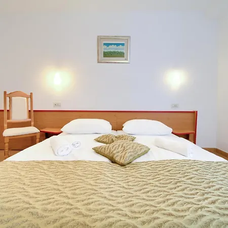 Lovorka - Drazica Hotel 3*