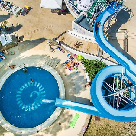 Hotel Lovorka - Drazica 3*