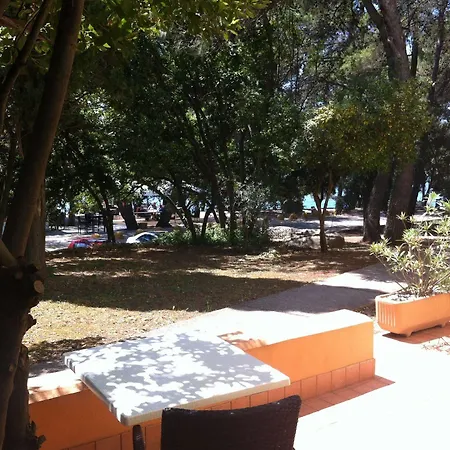 Hotel Lovorka - Drazica Krk Town