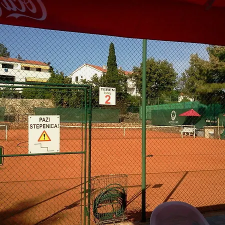 Lovorka - Drazica 3*